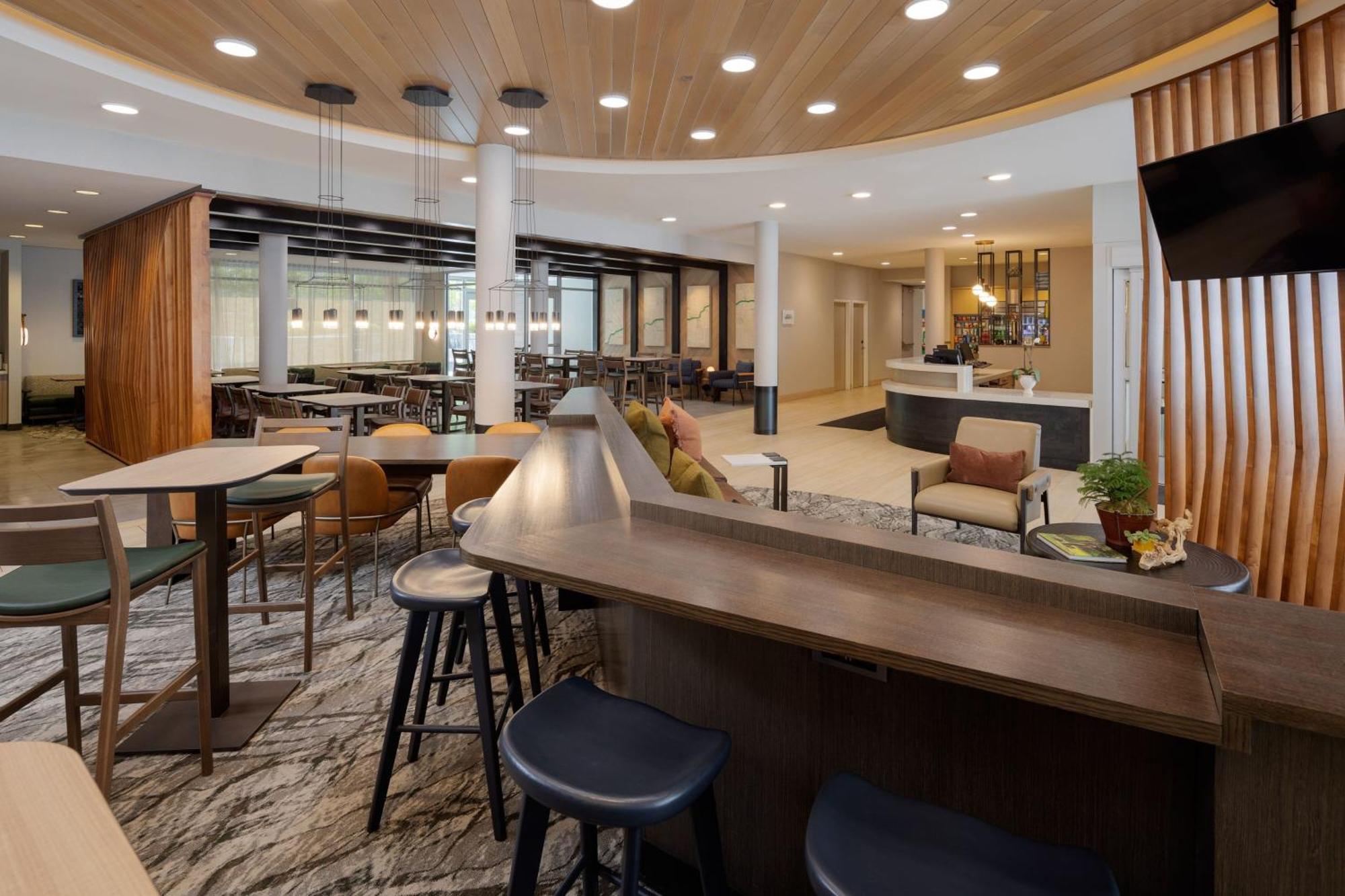 Springhill By Marriott Hole