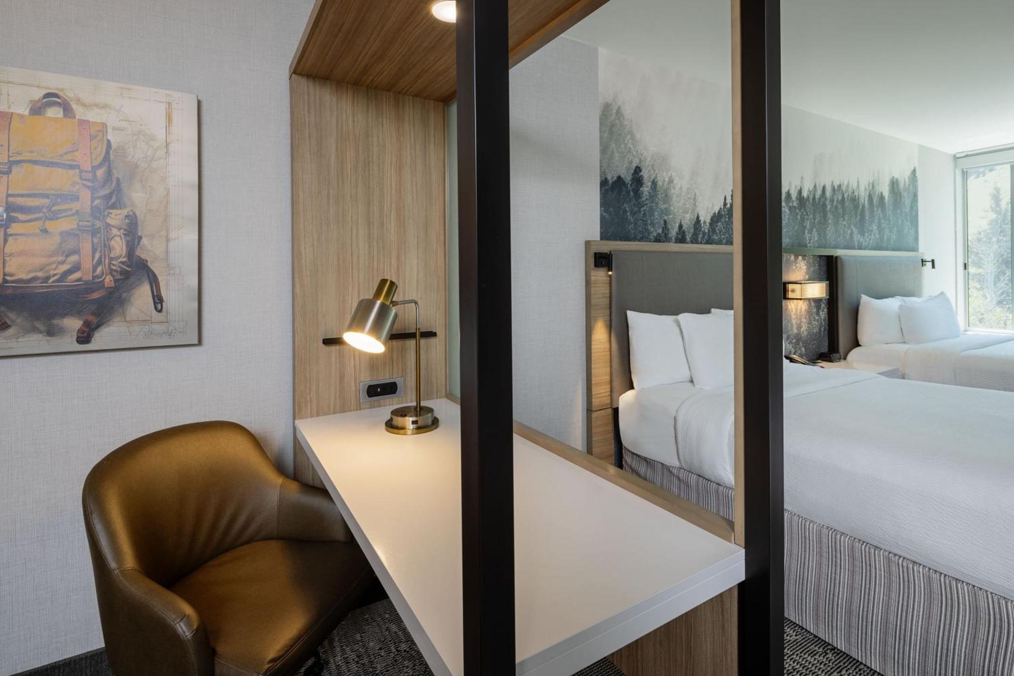 Springhill By Marriott Hole Hotel 3*